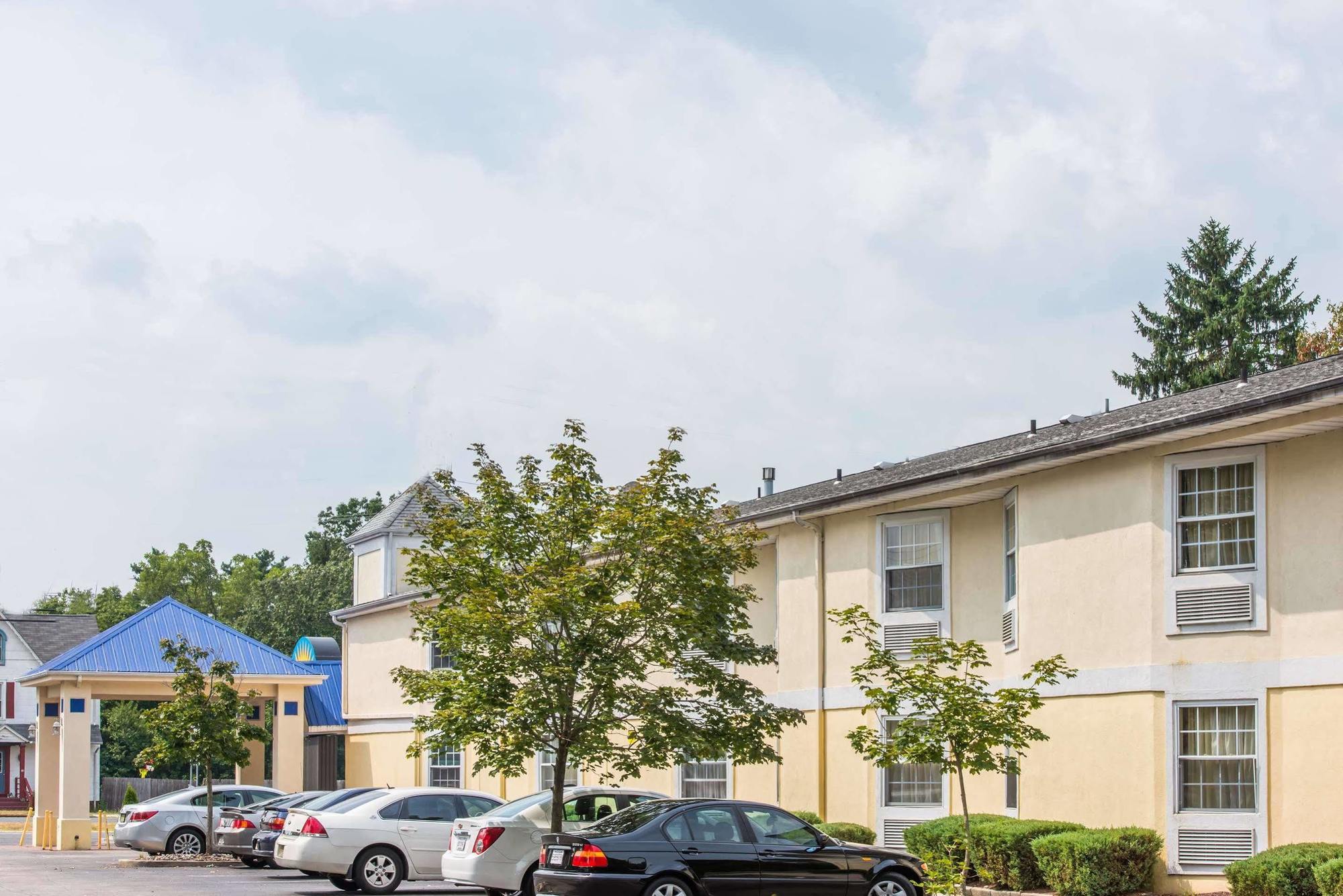 Days Inn By Wyndham Berlin Voorhees エクステリア 写真